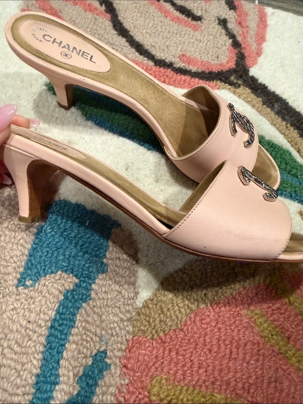 CHANEL Pink Leather Slide Mules with Silver CC Emblem - Picture 2 of 4
